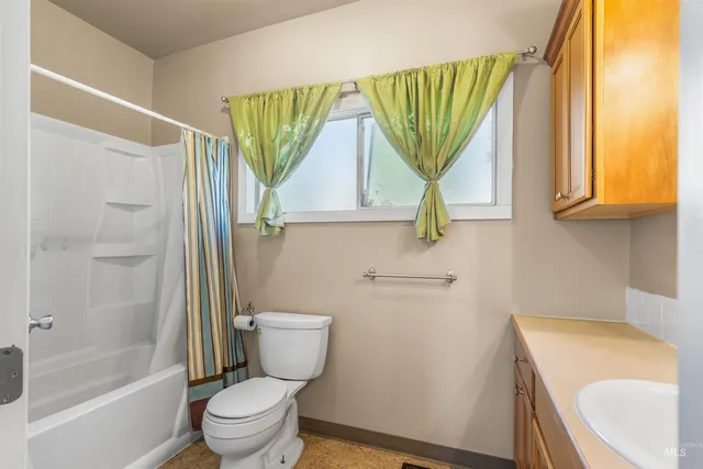 $334,900 | 815 2nd Street, Asotin, WA 99402