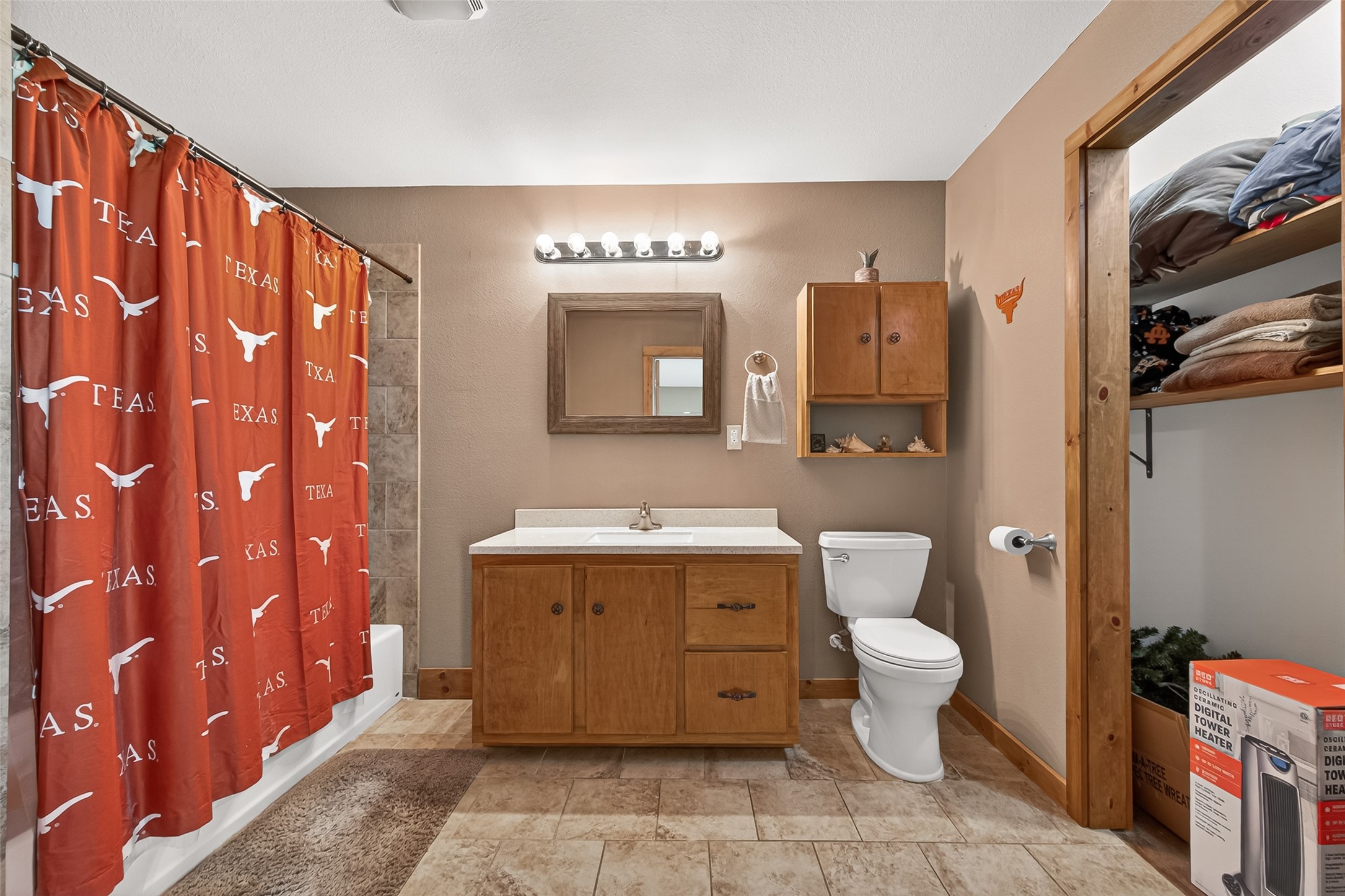 8430 Altimore Road Needville, TX 77461 - Photo 33 of 49 En-suite Bathroom