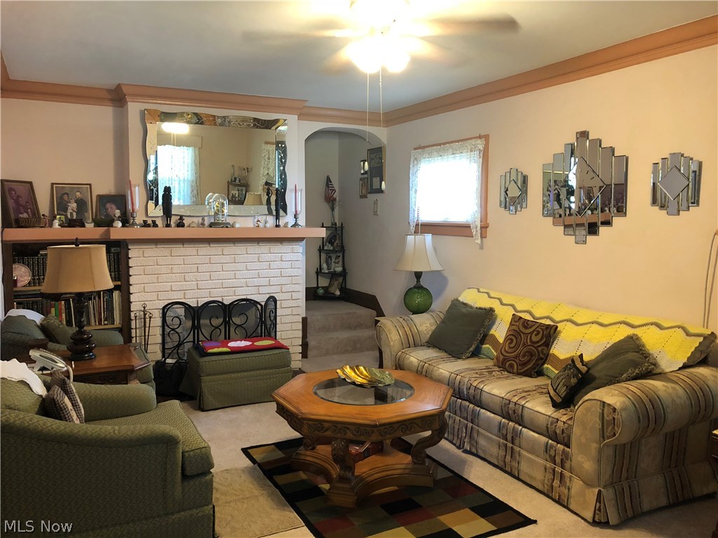 924 Nela View Road Cleveland Heights, OH 44112 - Photo 3 of 13