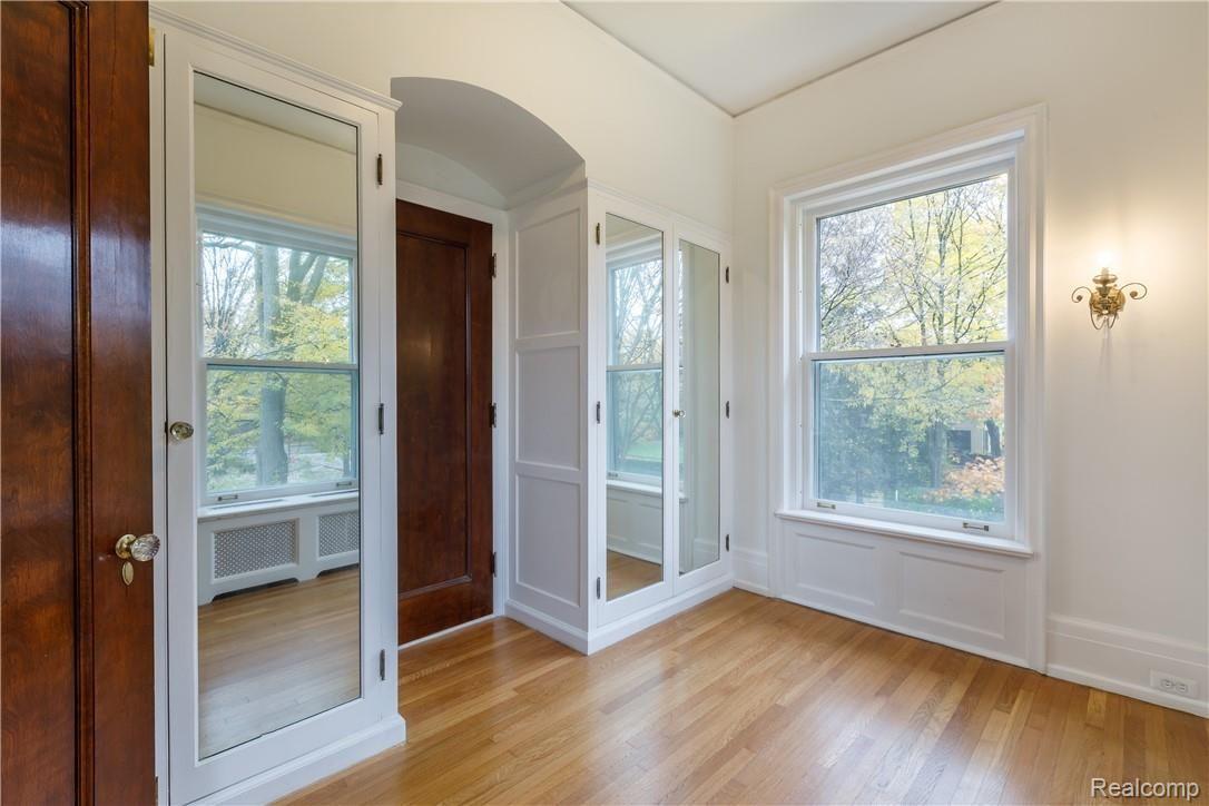 285 Washington Road Grosse Pointe, MI 48230 - Photo 48 of 81 285-Washington---Interior-041.jpg
