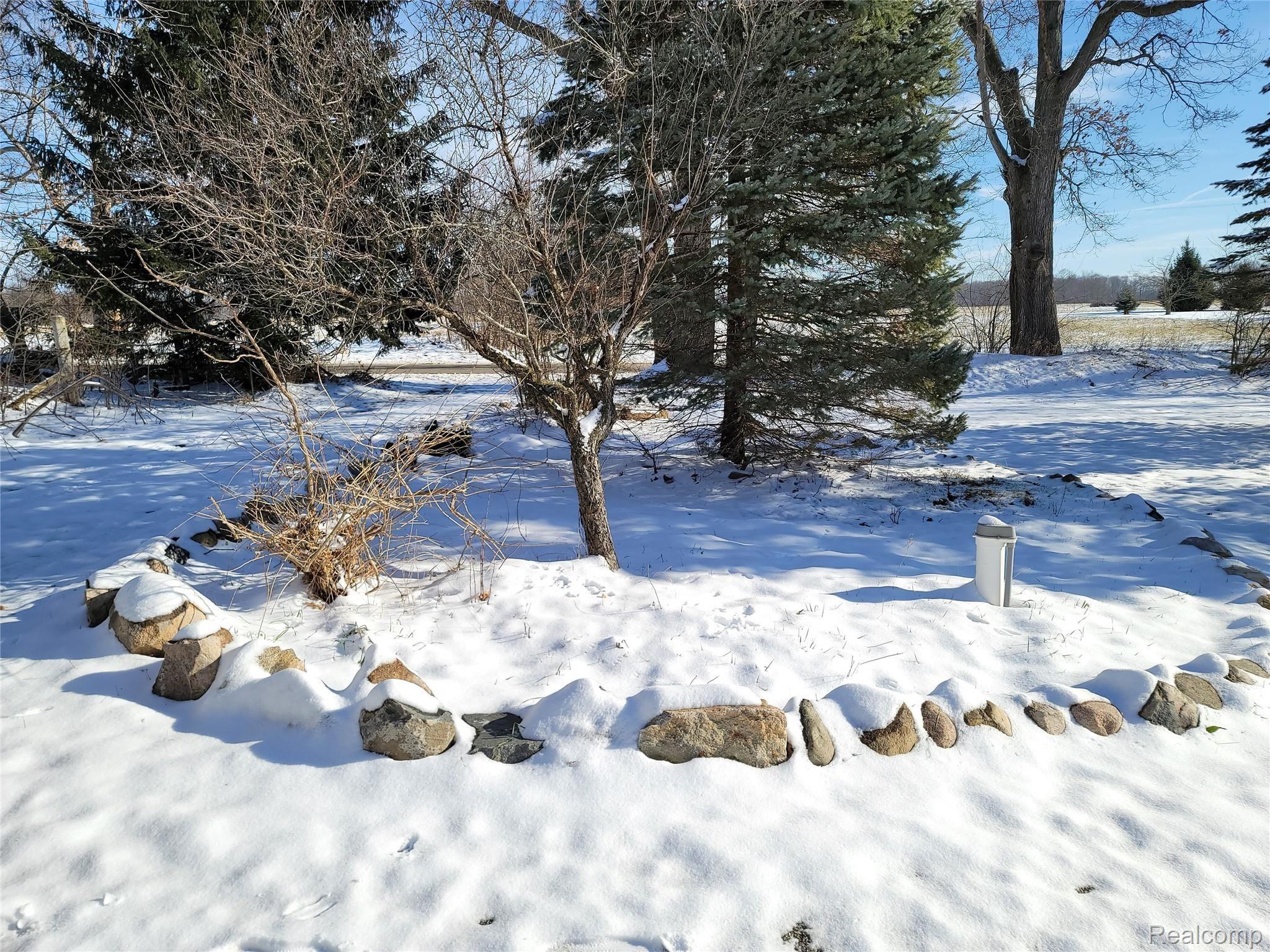1260 South Elliott Road Fowlerville, MI 48836 - Photo 11 of 51 20211220_120604.jpg