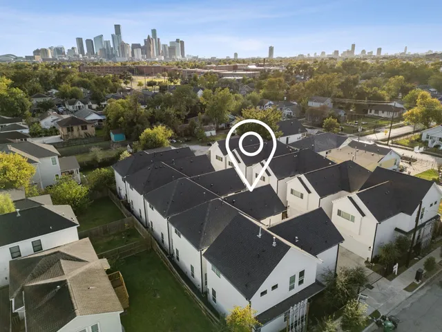 $300,000 | 1230 Mcneil Street, Houston, TX 77009