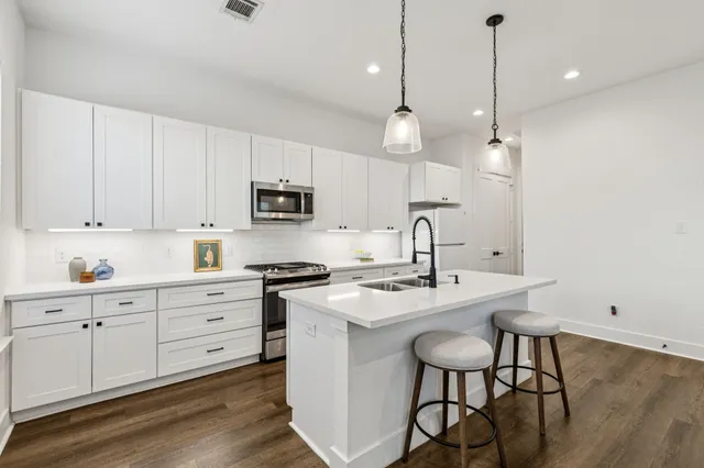 $300,000 | 1230 Mcneil Street, Houston, TX 77009