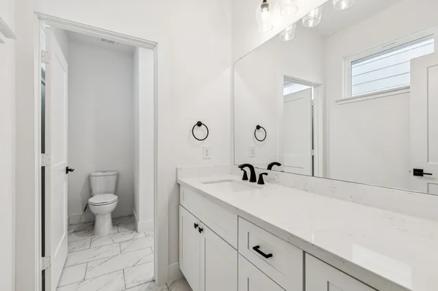 $300,000 | 1230 Mcneil Street, Houston, TX 77009