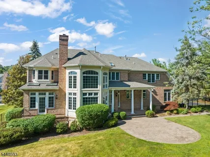 $1,950,000 | 33 Fox Run, North Caldwell, NJ 07006