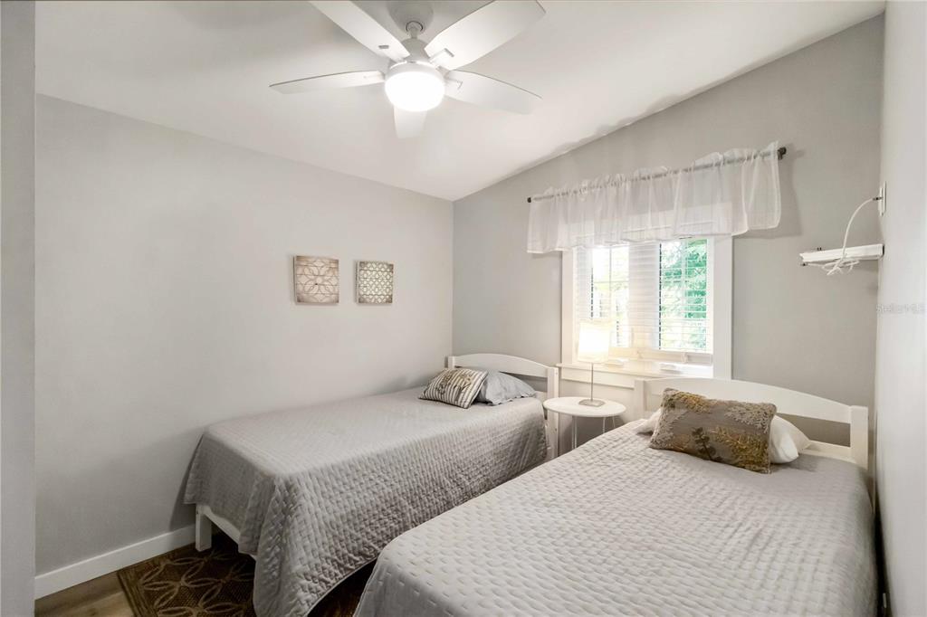 2537 Ashton Road Sarasota, FL 34231 - Photo 11 of 24