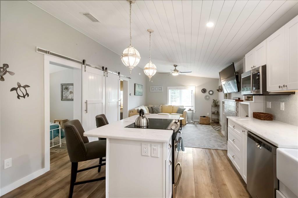 2537 Ashton Road Sarasota, FL 34231 - Photo 10 of 24