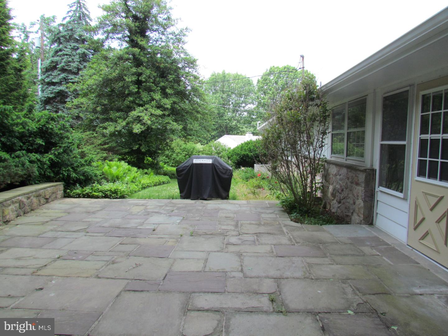 6 Oriole Road Wyomissing, PA 19610 - Photo 24 of 25 Gallery Image 24