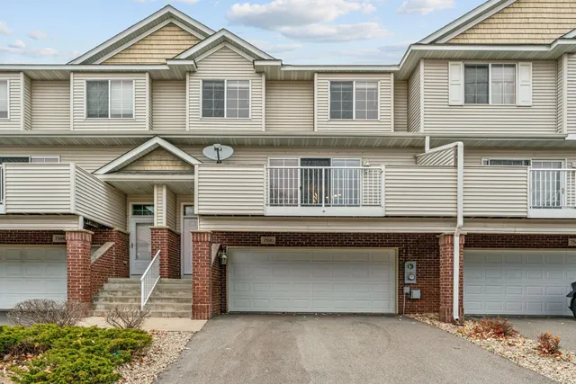 $279,900 | 7590 Crimson Lane, Savage, MN 55378