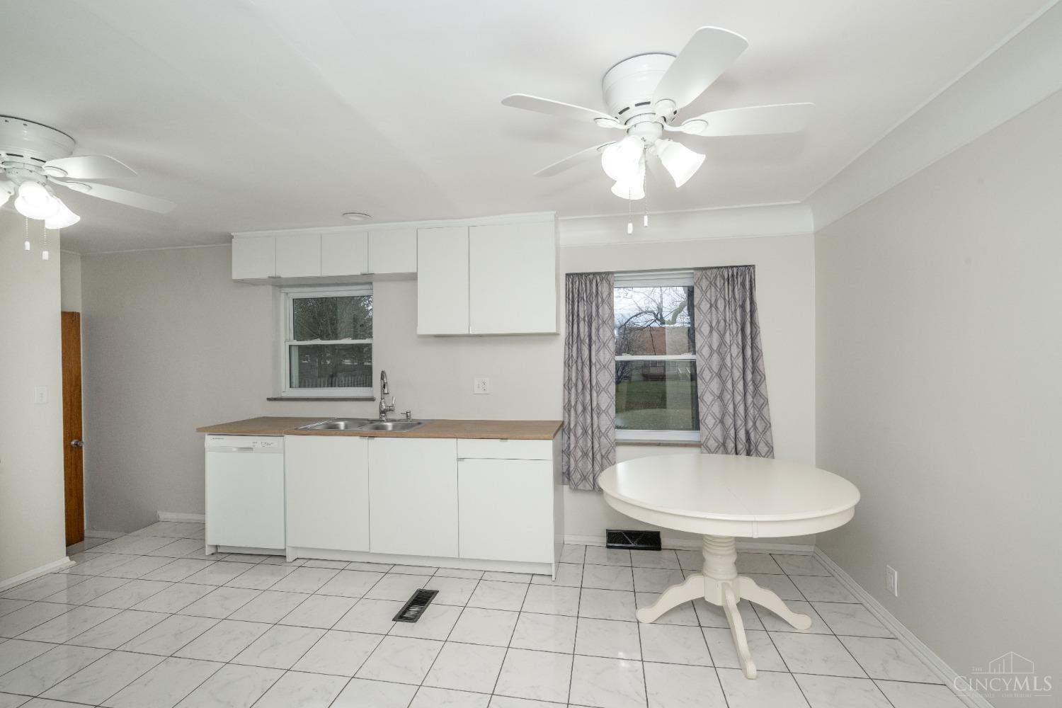 12147 Conrey Road Cincinnati, OH 45249 - Photo 5 of 39