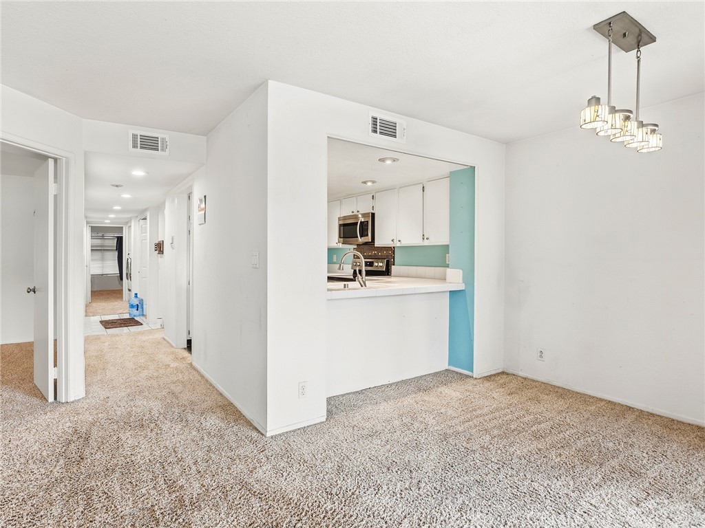 230 Bethany Road, Unit 237 Burbank, CA 91504 - Photo 7 of 38 Dining Room