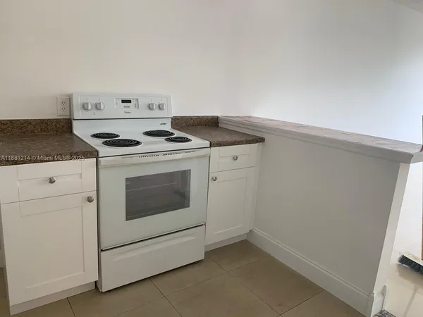 $1,400 | 2025 Northeast 164th Street, Unit 219, North Miami Beach, FL 33162