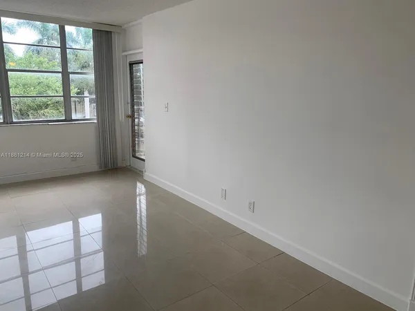 $1,400 | 2025 Northeast 164th Street, Unit 219, North Miami Beach, FL 33162