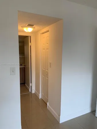 $1,400 | 2025 Northeast 164th Street, Unit 219, North Miami Beach, FL 33162