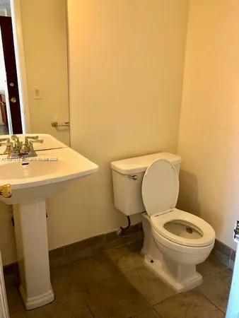 $1,400 | 2025 Northeast 164th Street, Unit 219, North Miami Beach, FL 33162