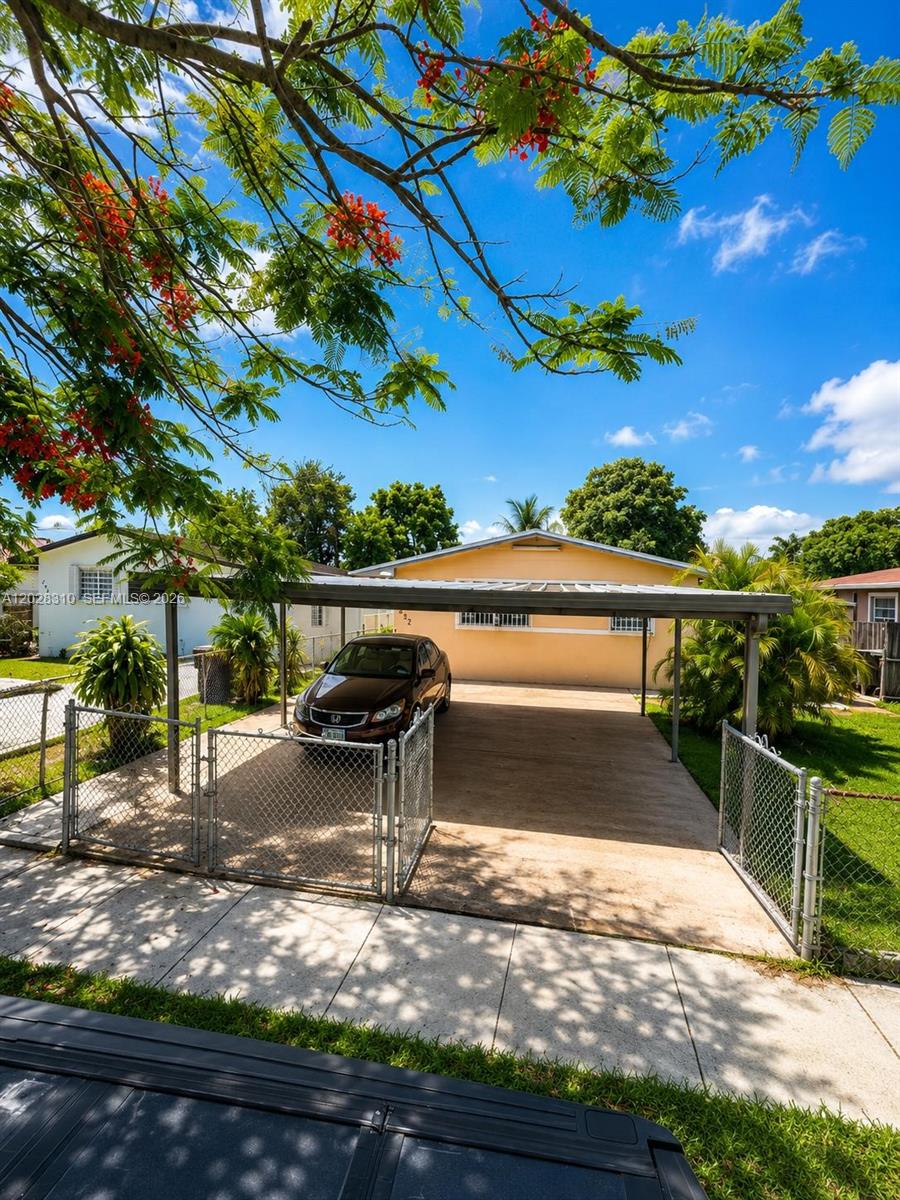 252 East 37th Street Hialeah, FL 33013 - Photo 5 of 51