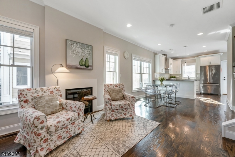 48 Mechanic Street Millburn, NJ 07041 - Photo 5 of 24