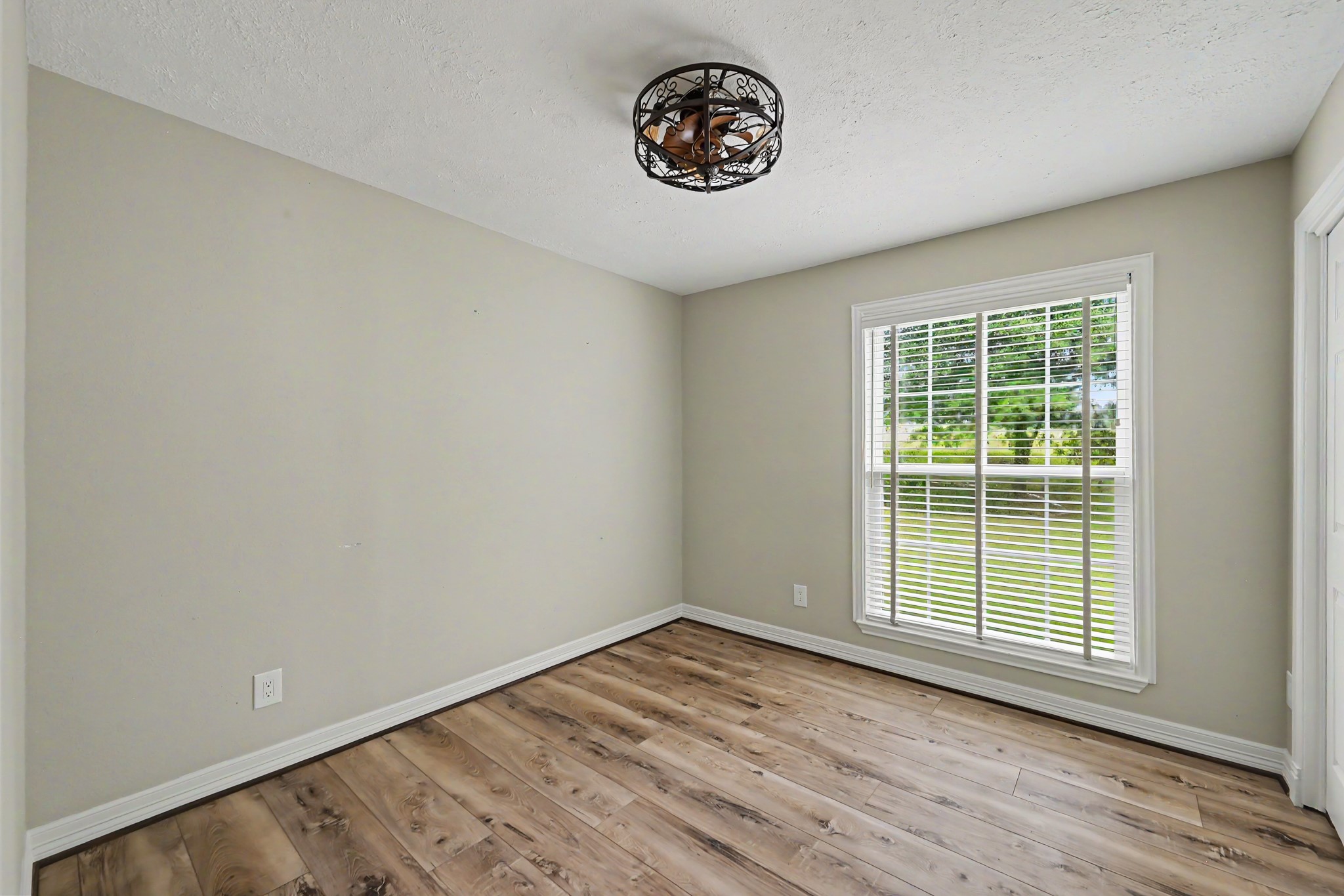 41 Driving Range Lane Trinity, TX 75862 - Photo 9 of 21 Beautiful flooring throughout.