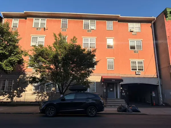 $1,950 | 356 Palisade Avenue, Unit 2C, Jersey City, NJ 07307