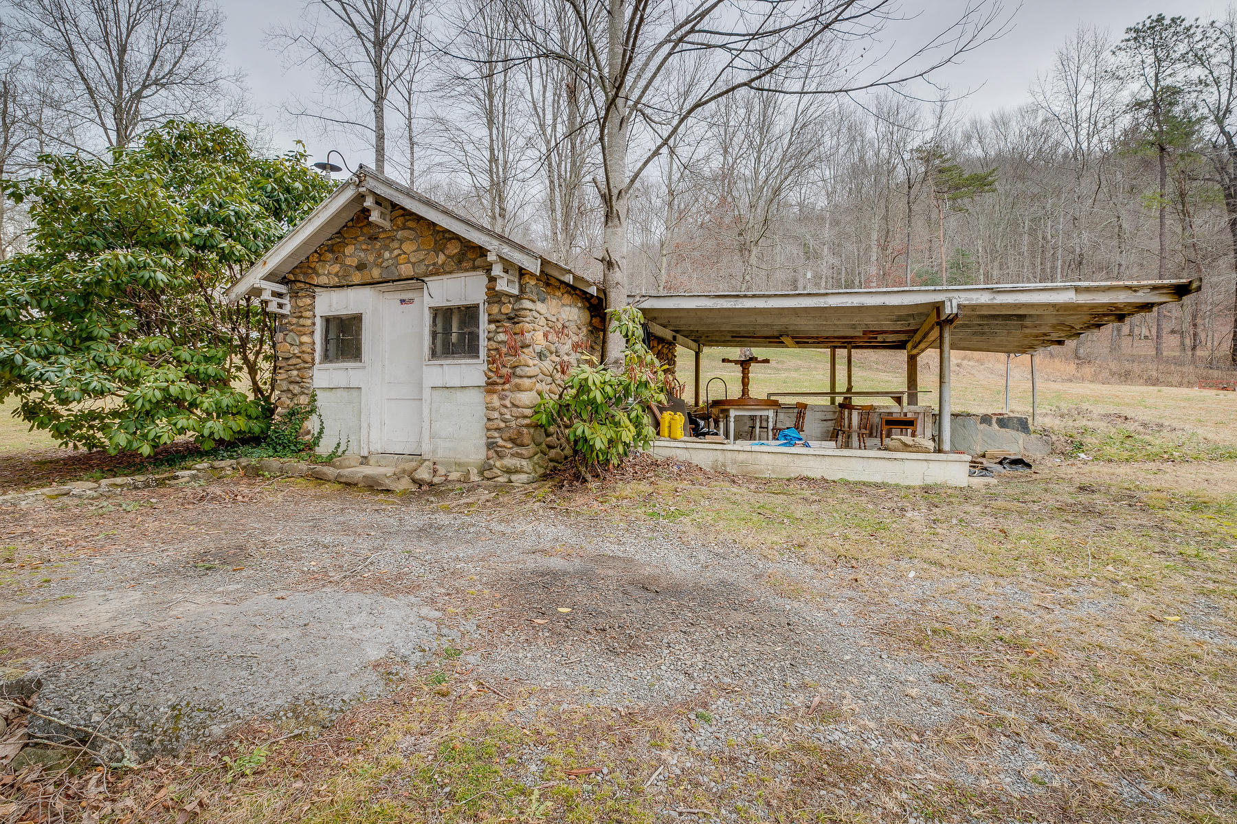 2005 Masters Lane Erwin, TN 37650 - Photo 24 of 28 024