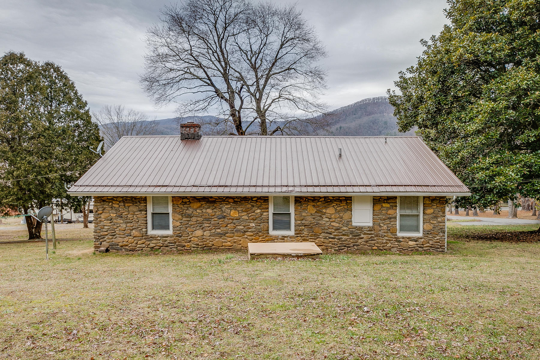 2005 Masters Lane Erwin, TN 37650 - Photo 26 of 28 026