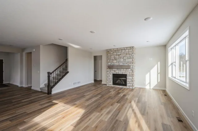 $700,000 | 869 Greywood Boulevard Southwest, Delano, MN 55328