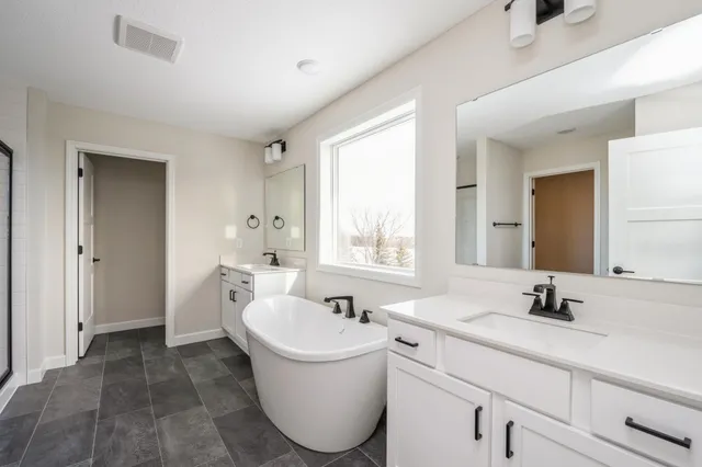 $700,000 | 869 Greywood Boulevard Southwest, Delano, MN 55328