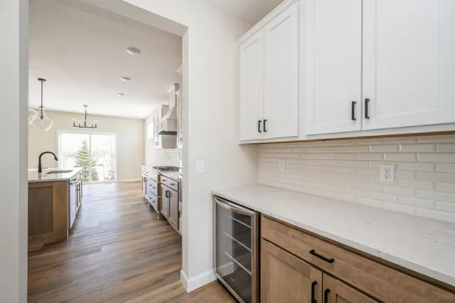 $700,000 | 869 Greywood Boulevard Southwest, Delano, MN 55328