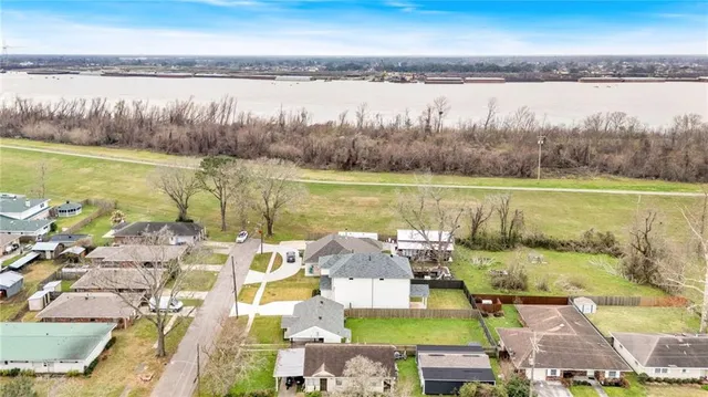 $685,000 | 100 Andrea Street, River Ridge, LA 70123