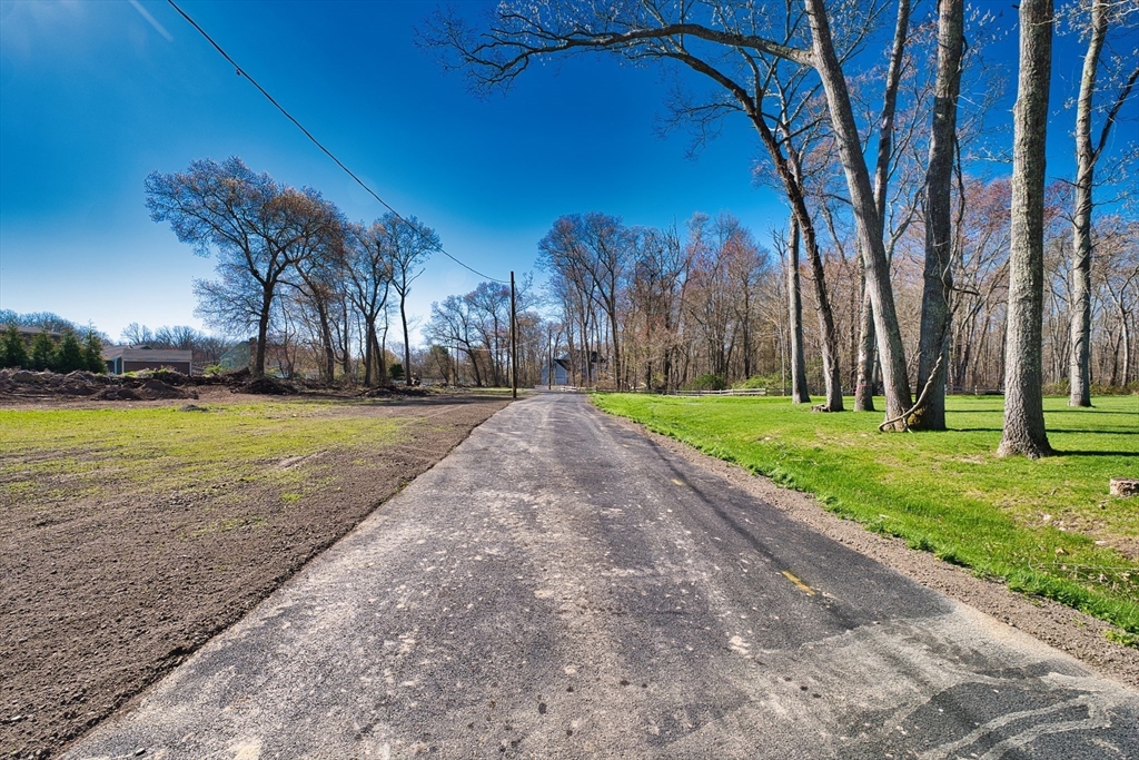 532 Old Warren Road Swansea, MA 02777 - Photo 5 of 32