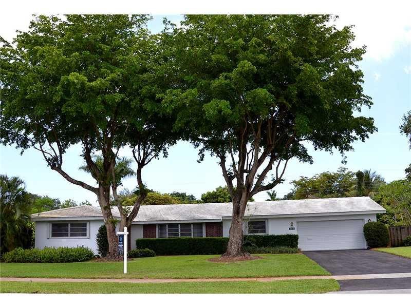 740 Ridgewood Lane Plantation, FL 33317 - Photo 1 of 23 Exterior Front