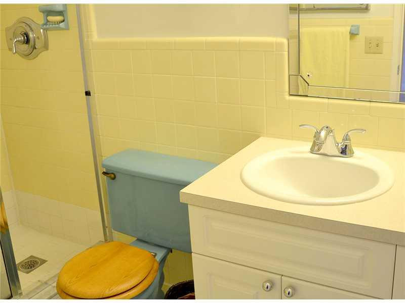 740 Ridgewood Lane Plantation, FL 33317 - Photo 16 of 23 Bathroom Master