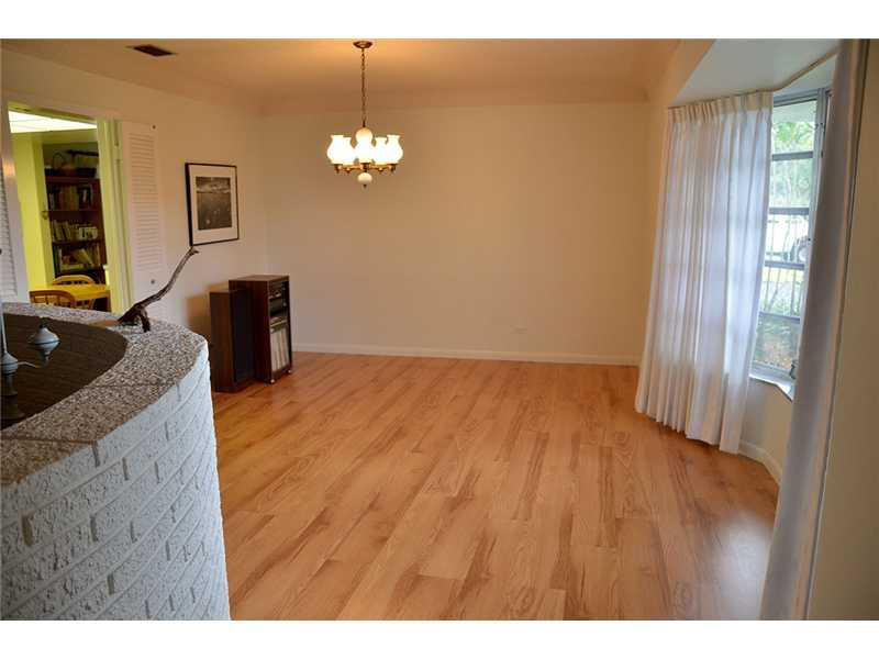 740 Ridgewood Lane Plantation, FL 33317 - Photo 18 of 23 Dining Room