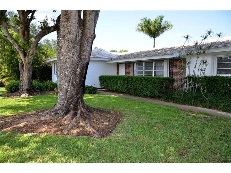 740 Ridgewood Lane Plantation, FL 33317 - Photo 2 of 23 Exterior Front