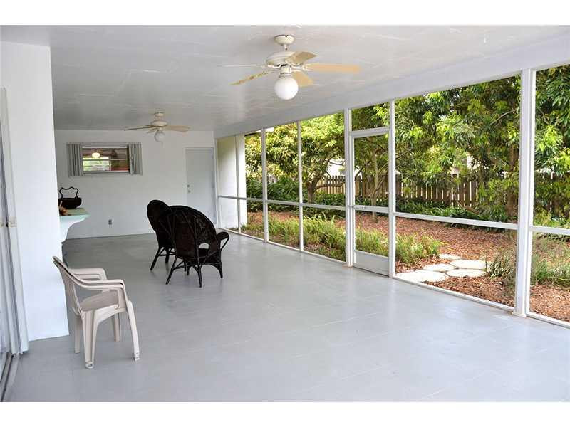 740 Ridgewood Lane Plantation, FL 33317 - Photo 4 of 23 Patio/Deck