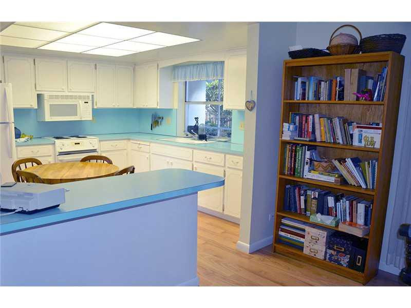 740 Ridgewood Lane Plantation, FL 33317 - Photo 10 of 23 Kitchen