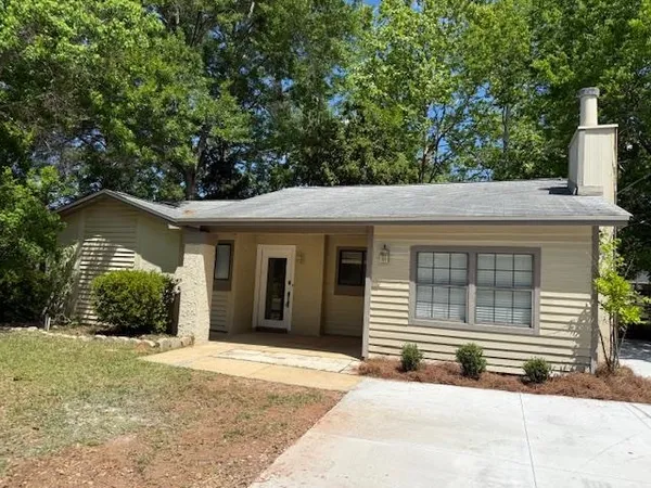 $2,000 | 2736 Vassar Road, Tallahassee, FL 32309