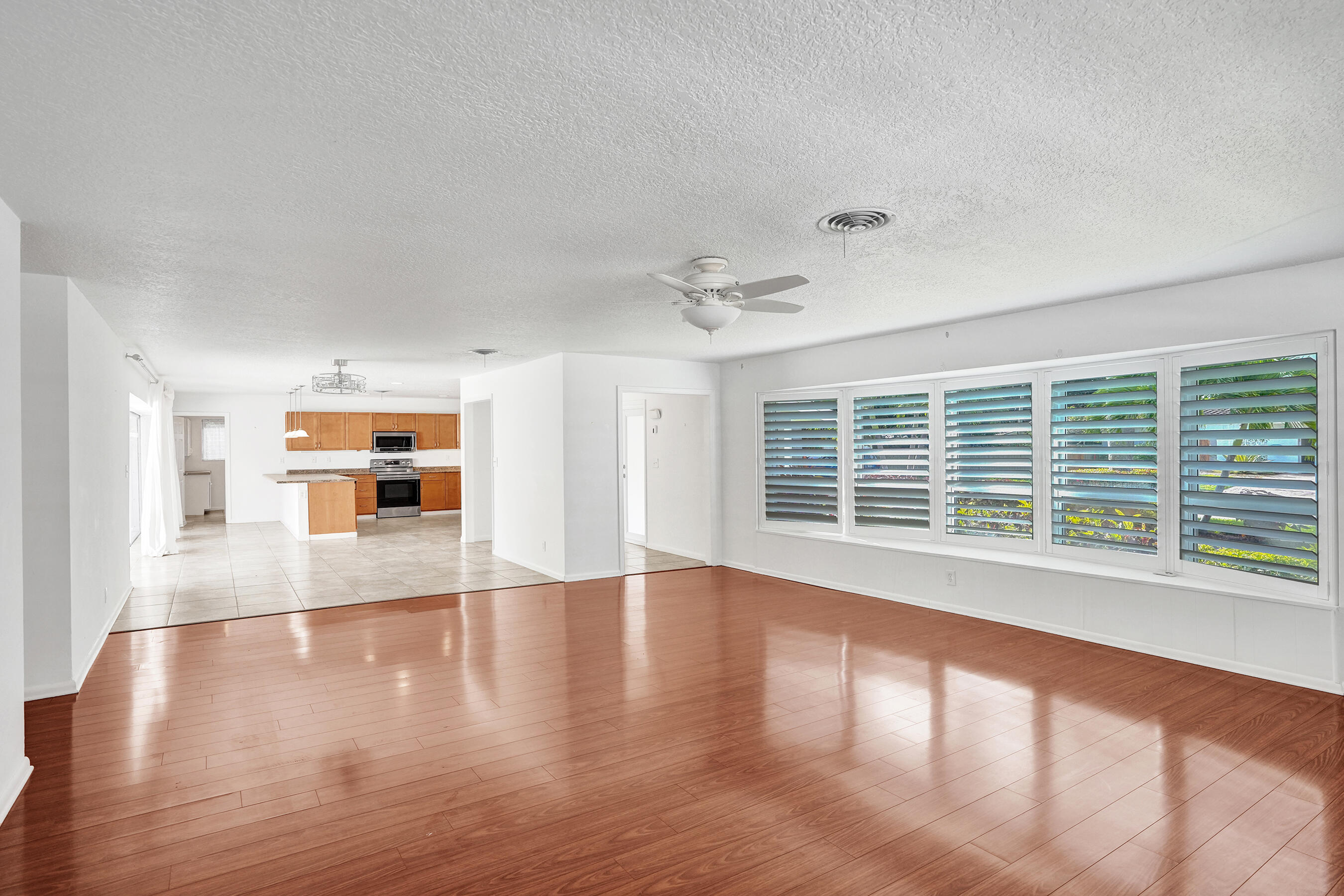 811 West Royal Palm Road Boca Raton, FL 33486 - Photo 13 of 34 DSC06776