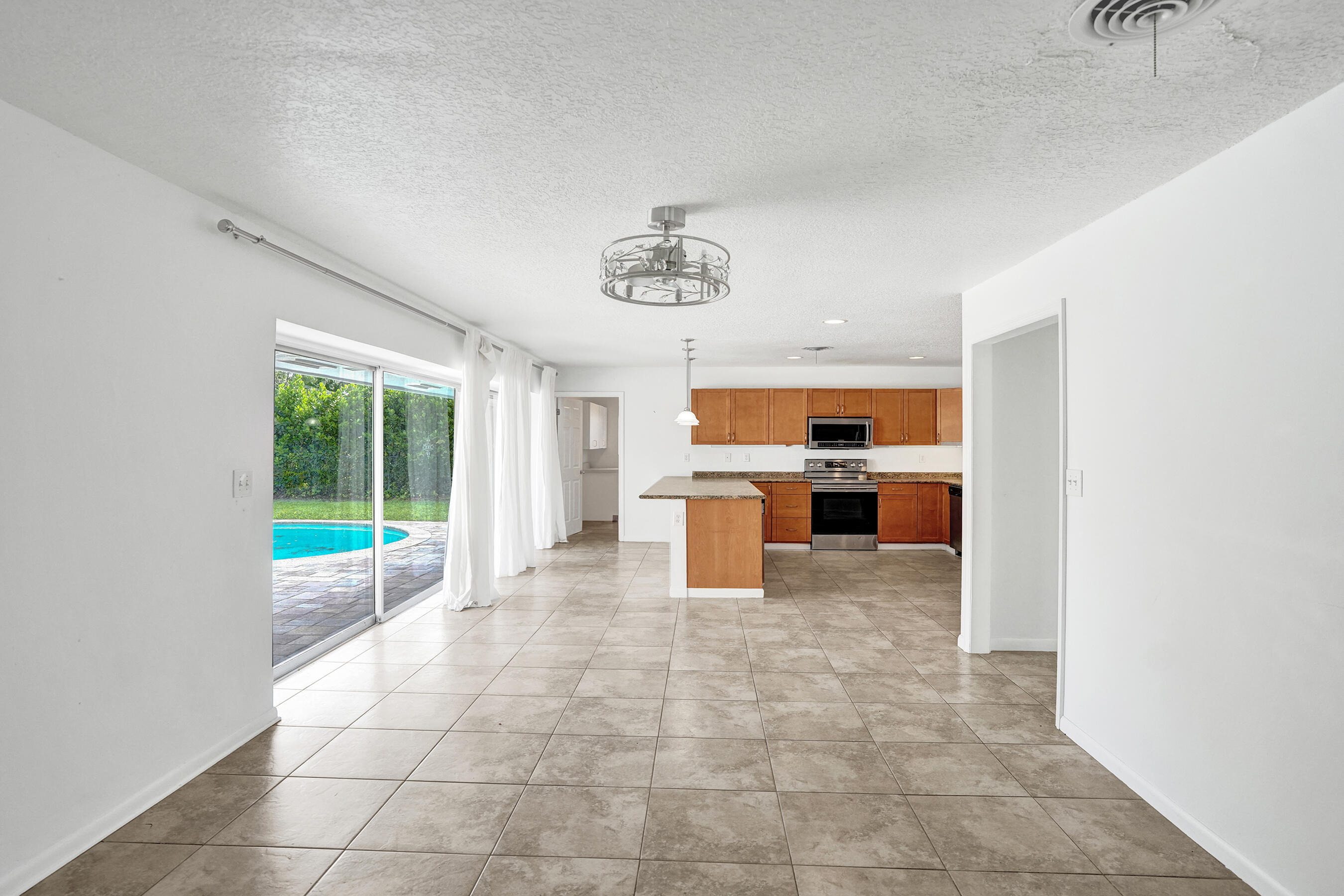 811 West Royal Palm Road Boca Raton, FL 33486 - Photo 18 of 34 DSC06779