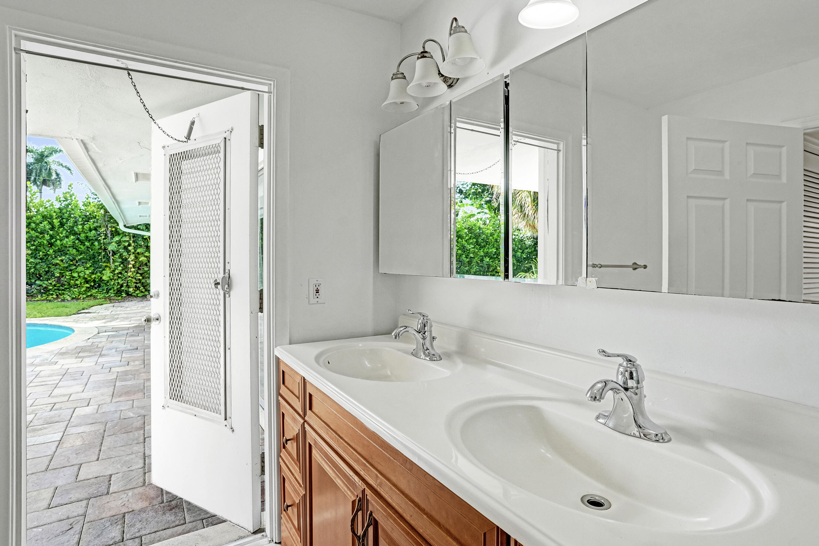 811 West Royal Palm Road Boca Raton, FL 33486 - Photo 25 of 34 DSC06830