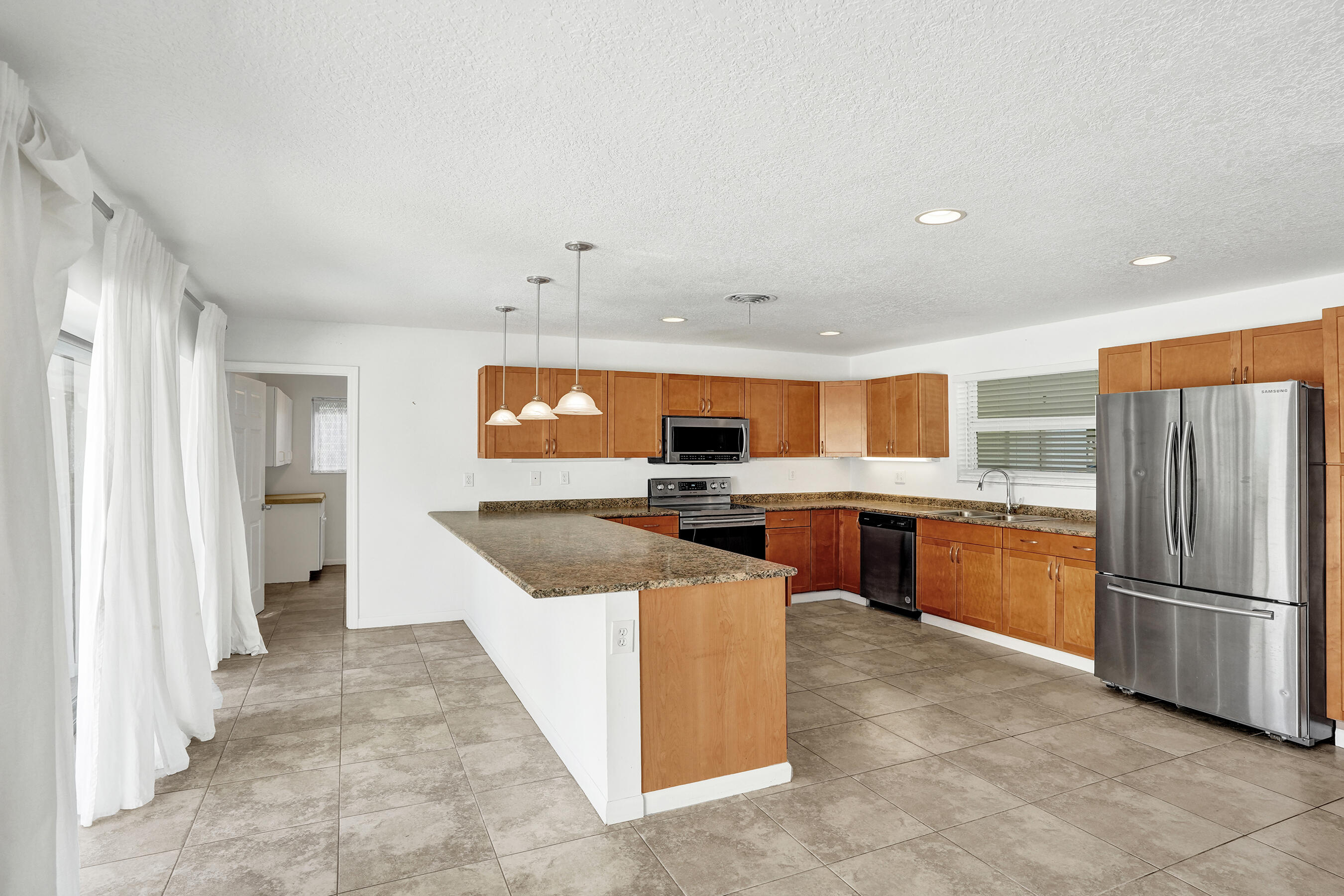 811 West Royal Palm Road Boca Raton, FL 33486 - Photo 8 of 34 DSC06752