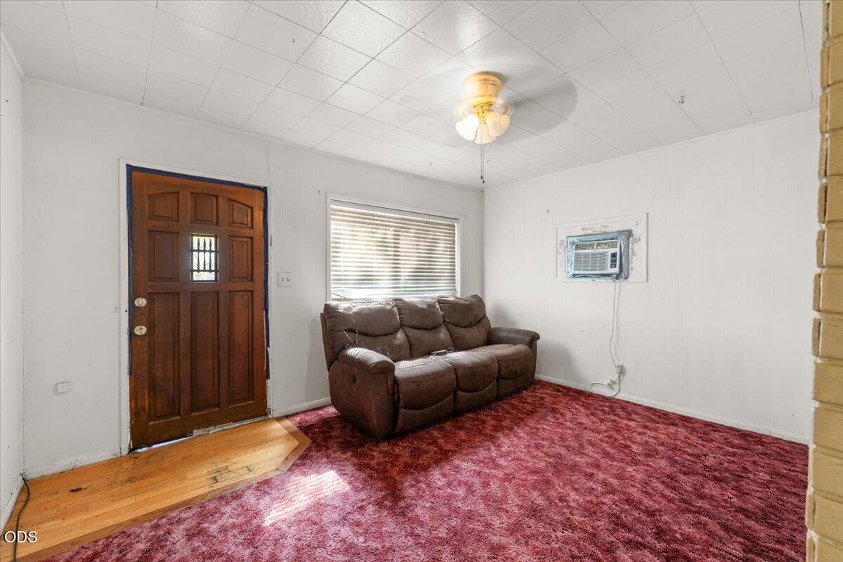 6607 Pinehurst Street Central Point, OR 97502 - Photo 8 of 12 Gallery Image 8