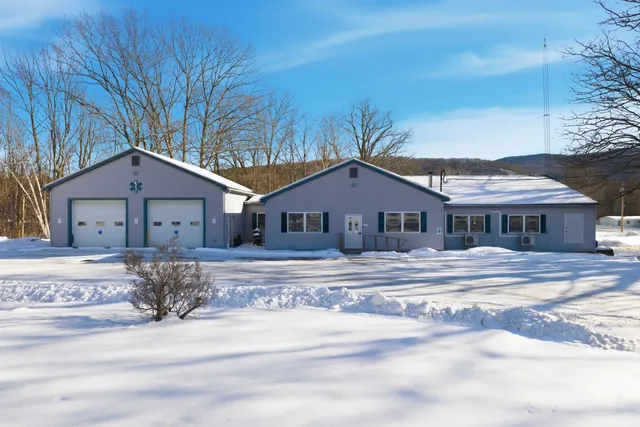 $425,000 | 446 Highway 25, Warren, NH 03279