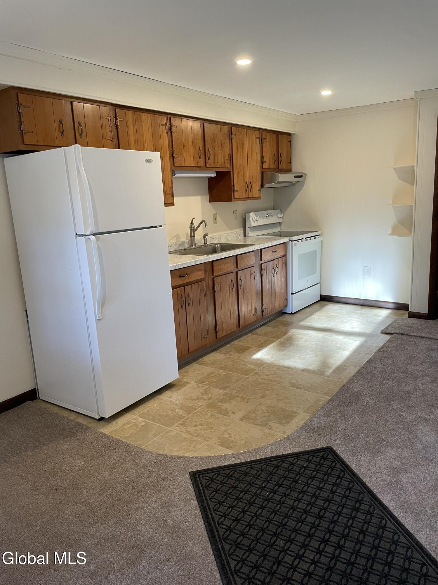 41 Malloy Road Greenfield, NY 12833 - Photo 6 of 19 41MalloyKitch32025