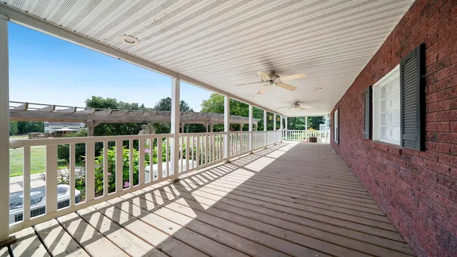 $489,000 | 298 Highway 2, Dixon, IL 61021