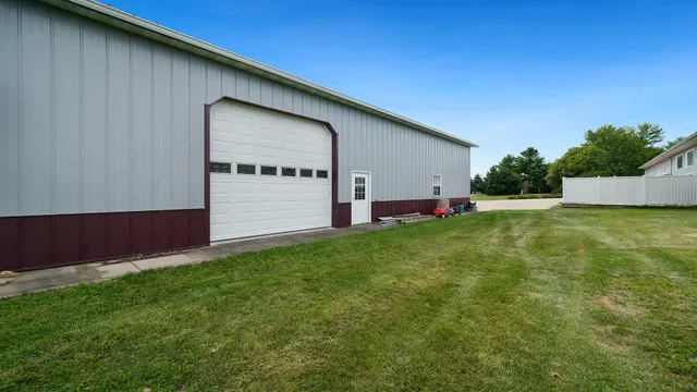 $489,000 | 298 Highway 2, Dixon, IL 61021
