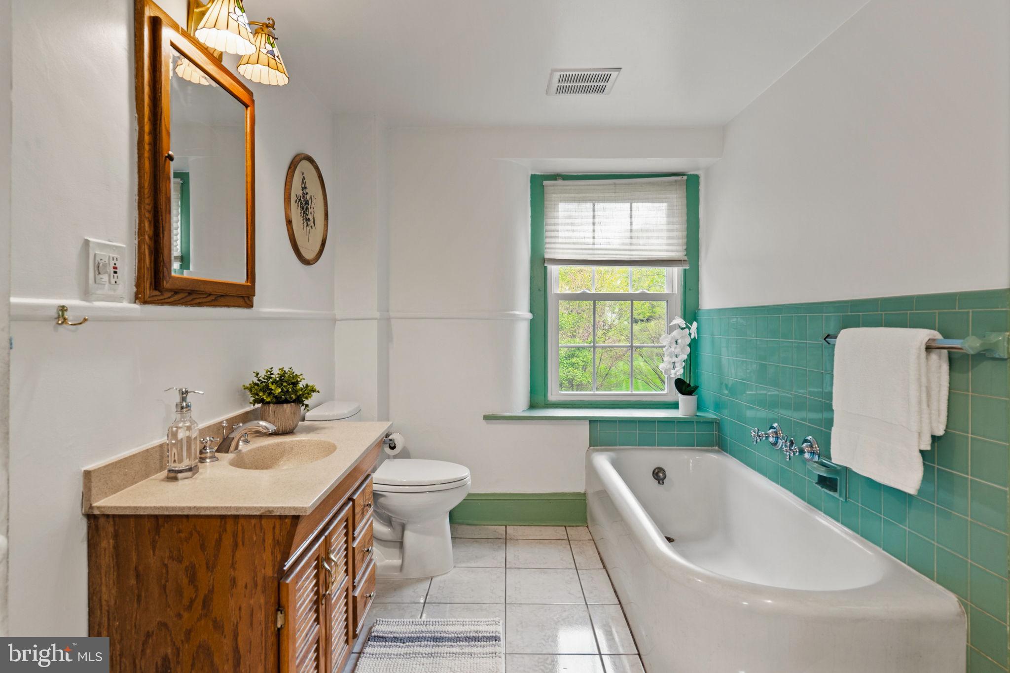95 Indian Spring Road Media, PA 19063 - Photo 55 of 118 2nd floor hallway Bathroom #1