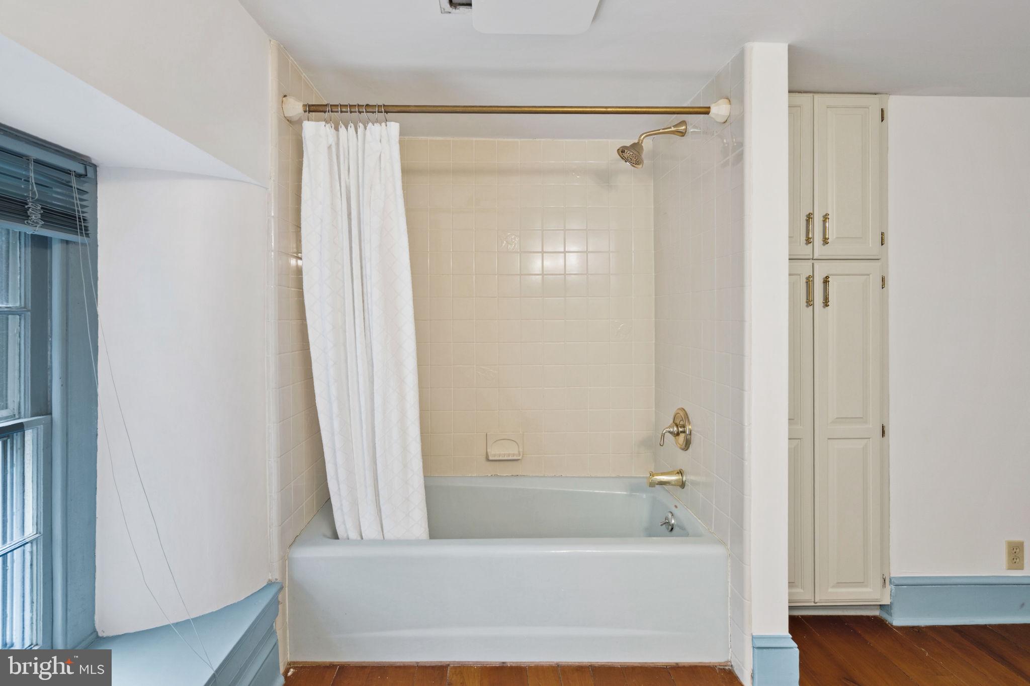 95 Indian Spring Road Media, PA 19063 - Photo 84 of 118 3rd floor Hall Bathroom