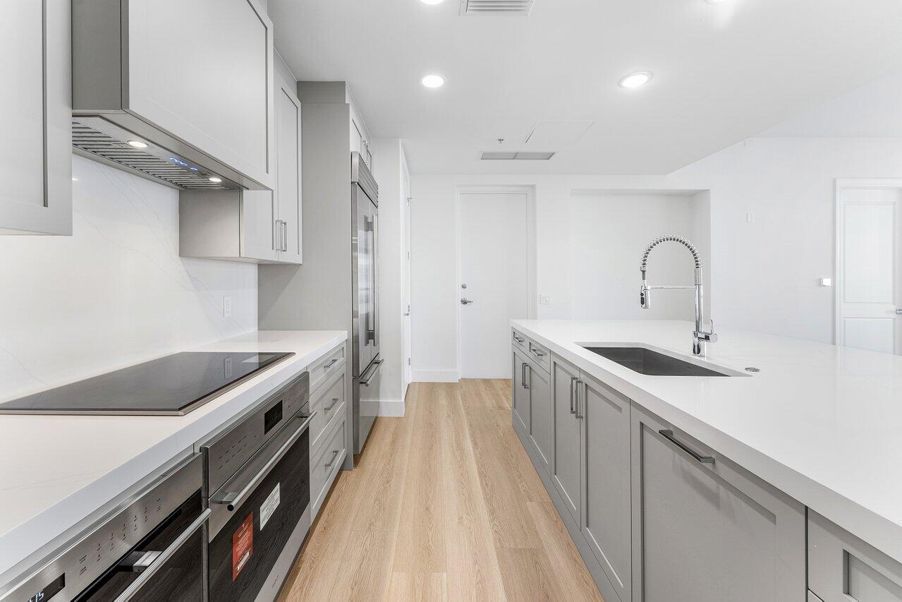 176-184 Lake Drive, Unit 4102 Palm Beach Shores, FL 33404 - Photo 5 of 26 011-184LakeDrive-4102-PalmBeachShores-FL