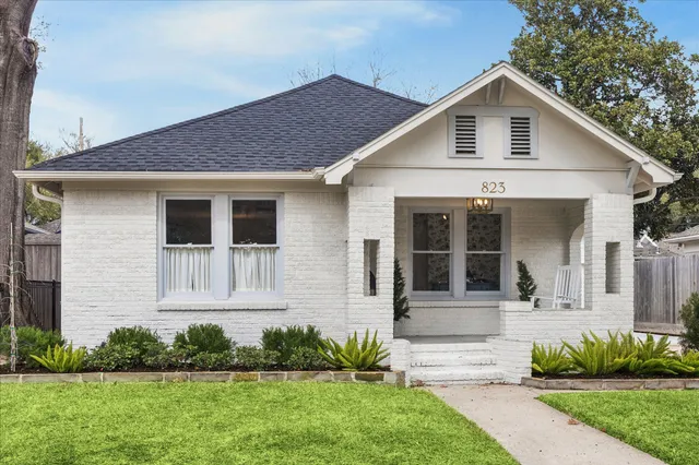$950,000 | 823 Sledge Street, Houston, TX 77009